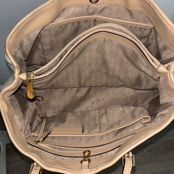 Michael Kors Logo Tote - Picture 3 of 7